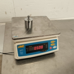 scale Uwe ADW-E